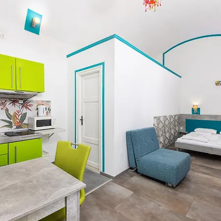 Amber Gardenview Downtown 4*