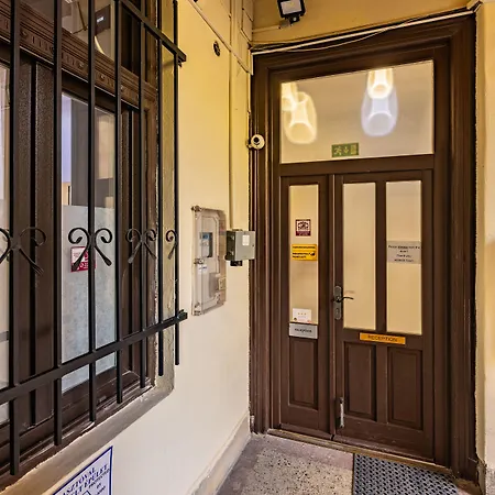 Amber Gardenview Downtown شقة فندقية بودابست