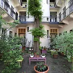 Amber Gardenview Downtown Lägenhetshotell 4*