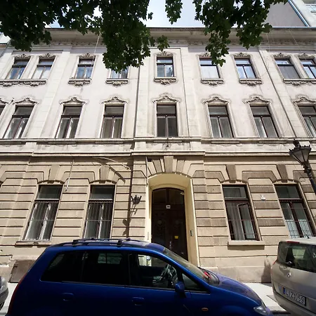 アパートホテル Amber Gardenview Downtown ブダペスト