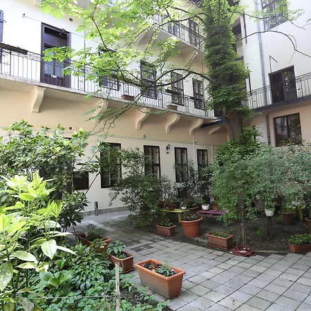 アパートホテル Amber Gardenview Downtown