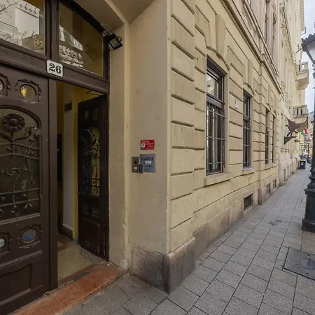 アパートホテル Amber Gardenview Downtown