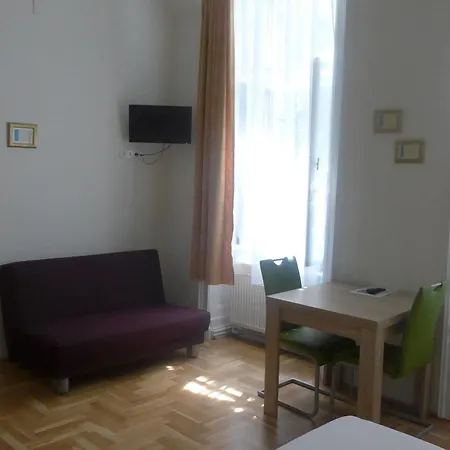 Amber Gardenview Downtown Aparthotel 3*