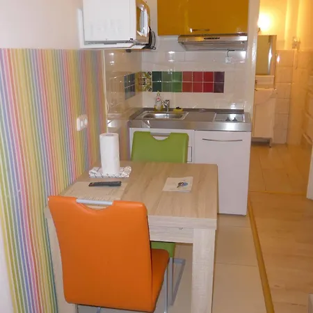 Aparthotel Amber Gardenview Downtown