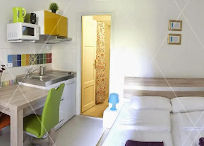 Aparthotel Amber Gardenview Downtown 4*