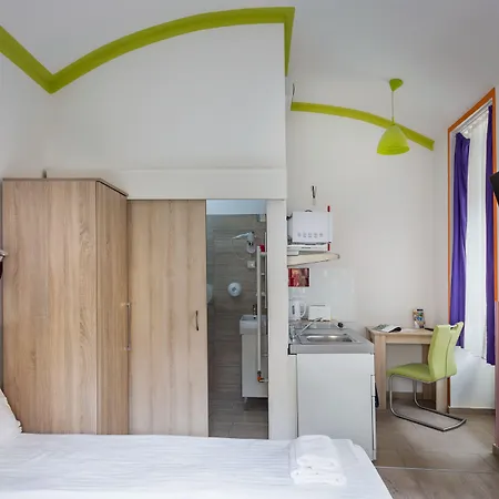 Aparthotel Amber Gardenview Downtown