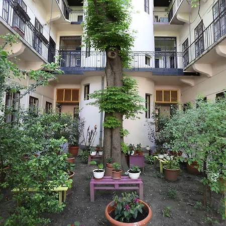 Amber Gardenview Downtown Aparthotel 4*