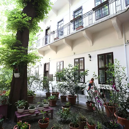 Amber Gardenview Downtown