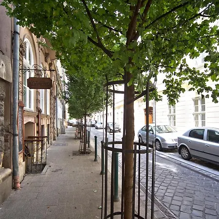 Amber Gardenview Downtown Aparthotel 4*