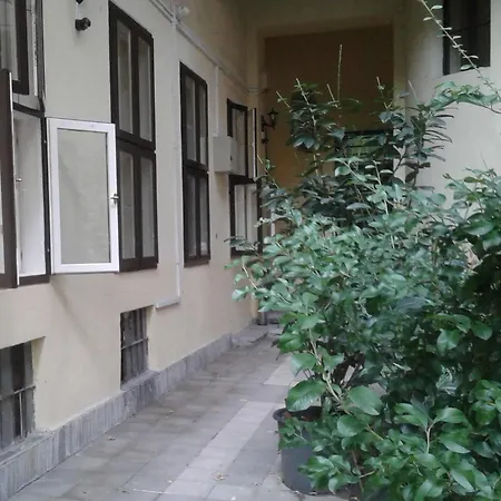 Aparthotel Amber Gardenview Downtown