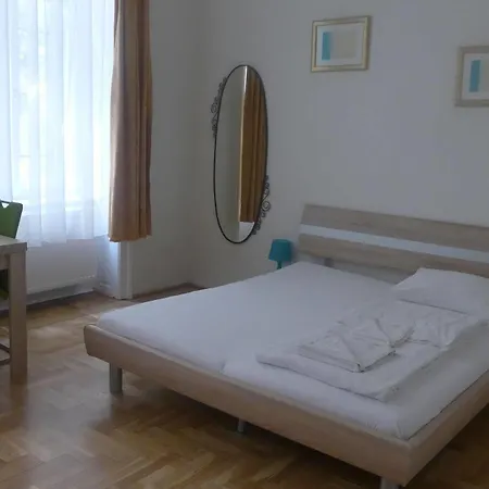 Aparthotel Amber Gardenview Downtown