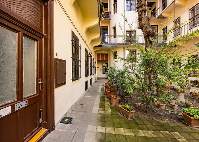 Amber Gardenview 4* Budapest