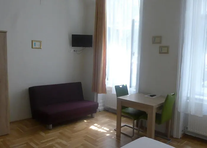 Amber Gardenview Apartahotel 4*