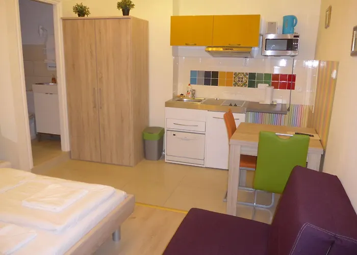 Amber Gardenview Apartahotel Budapest