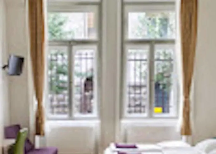 Amber Gardenview Apartahotel